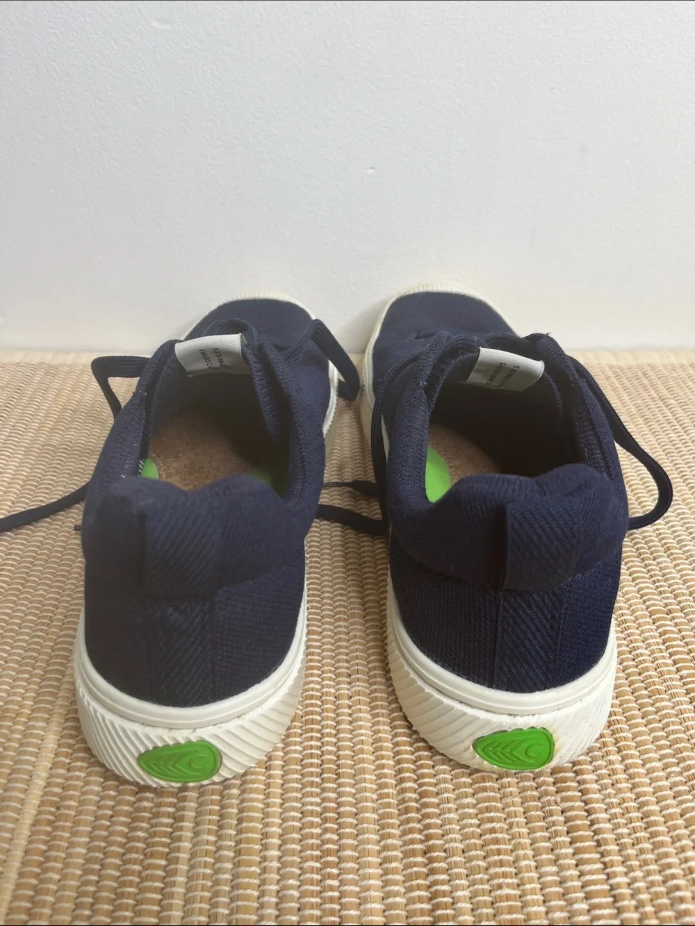 Cariuma IBI Low Navy Sneakers with Lime Green Accents and White Sole Size 9